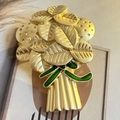 Spilla vintage in oro opaco con gambo in smalto verde su uno sfondo artistico - Stile Bouquet di Foglie d'Oro (Pianta 3.8*4.8cm)