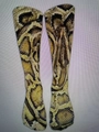 Unisex socks with realistic brown and yellow snake skin texture and snake head pattern - Snake Print
