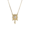Collana dorata con ciondolo a cuore in zircone, cornice quadrata e croce su sfondo bianco - Stile Croce Zircone Cuore Quadrato (YS-231117-1)