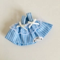 Blau-weiß gestreiftes Puppenkleid mit Spitzenkragen für 17cm große Plüschpuppen - Geeignet für 17cm Anhängerpuppen / Gestreiftes Trägerkleid / Blau-weiß gestreift