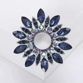 Broche couronne florale élégante avec cristaux bleu foncé et finition argentée - Argent Antique Bleu