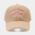 Gorra de béisbol de forro polar beige con bordado rosa de TANNED and TIPSY - Ajustable / Caqui