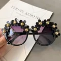 Fashionable round sunglasses with black 3D flowers and gold beads on the frame - No. 18 (Black Flower Round)
