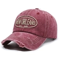 Casquette de baseball rouge foncé délavée vintage avec broderie et détails déchirés - Réglable / Rouge