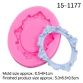 Stampo in silicone rosa con cornice ovale vintage a rilievo e campione blu finito - Stile 2 Cornice Ovale / Rosa