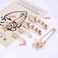 Vintage gold waist pins with white pearls and crystals in 8.0cm, 5.8cm, and 3.8cm sizes - Transparent Flower Rhinestone Style