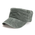 Dettaglio del cappello militare vintage verde militare con finitura lavata e prese - Verde Scuro