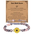 Détail d'un bracelet en pierre acajou 6mm avec breloque tournesol sur carte de vœux - Bracelet en Pierre Zèbre Rose