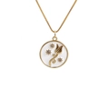 Elegante gouden tulp hanger ketting met wit emaille en glimmende sterren op witte achtergrond - Wit