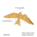 Detailansicht des goldenen Schwalbenrings aus Edelstahl mit 47,3 mm Spannweite Maße - Goldener Vogelring (YYR025078)
