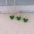 Parure collier et boucles d'oreilles dorés avec pendentifs papillons verts élégants - 3011 Papillon Vert