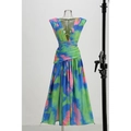 Robe longue colorée effet tie-dye avec décolleté en V et taille plissée sur mannequin - XS / Imprimé Tie-dye