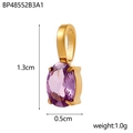 Makroaufnahme des ovalen lila Zirkonia-Anhängers in Goldfassung (1,3 cm x 0,5 cm) - Gold/Lila Zirkonia