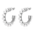 Pendientes de aro C de acero inoxidable vintage con perlas sobre un fondo blanco - Incrustación de Perlas Completas Forma C (Plata) / Color Acero