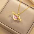 Collar con colgante de corazón rosa y flecha de Cupido en caja de regalo dorada - Dorado