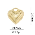 Détail d'un pendentif cœur doré avec texture rayée et spécifications de taille - Pendentif Cœur Doré avec Texture Rayée (DZ-166)
