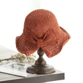Sombrero de paja hecho a mano con lazo grande en elegante color marrón caramelo - M (56-58cm) / Naranja
