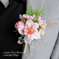 Roze zijden bloemen corsage voor bruidegom met gouden draad en kristallen kralen - Boutonniere - Watermeloenroze