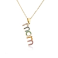 Collier pendentif MOM doré avec zircons colorés sur fond blanc avec reflet - Or/Zircone Multicolore