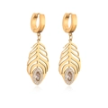 Boucles d'oreilles plumes dorées avec strass étincelants et design en métal creux - Style Pendentif Plume Ajourée (44838)