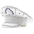 Primer plano de brillantes diamantes y remaches plateados en gorra militar blanca de lujo - Ajustable / Blanco con Lentejuelas y Tachuelas