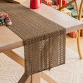 Chemin de table de Noël en crochet marron avec décorations festives sur table en bois - 35*160cm / Marron
