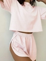 Nahaufnahme von rosa gestreifter Strick-Loungewear mit elastischem Bund und weichem Stoff - S / Rosa