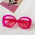 Occhiali da sole rettangolari rosa acceso con montatura e lenti in resina traslucida - Montatura Grande Trasparente / Rosso Malva