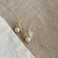 Elegant gold-plated leaf earrings with shimmering zircons and round pink pearls - Leaf Shape(HE29758) / Gold Brown