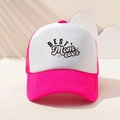 Detail van de Best Mom Ever mesh trucker pet met roze accenten en decoratieve schaduwen - Rozerood