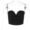 Frontansicht des schwarzen Slim-Fit Tube-Tops mit Herzausschnitt an einer Schaufensterpuppe - S / Schwarz