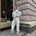 Tuta sportiva da donna color crema con felpa con cappuccio e pantaloni casual morbidi - S / Bianco