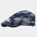 Detailansicht der Jeans-Schirmmütze mit blauem Camo-Muster und Vintage-Metallschnalle - Verstellbar / Dunkelblau