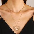 Collier double rang doré avec pendentif tournesol et maille gourmette sur modèle - Pendentif Anneau Solaire Double Couche Doré (4968)