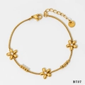 Golden flower bracelet in stainless steel with white crystals and box chain detail - Gold