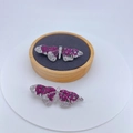 Squisita spilla a farfalla con zirconi rosa e verdi su una base in metallo pregiato - Farfalla Multicolore Rosa e Verde