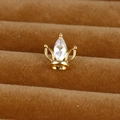 Détail de puce d'oreille couronne en acier inoxydable avec zircon marquise scintillant - Couronne / Or / 0,1