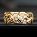 Retro wide gold band ring for men with intricate hand-carved Hawaiian wave texture - US 7 / Gold