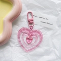 Portachiavi a cuore rosa multistrato con gancio in metallo su sfondo bianco - Rosa