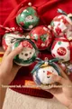 Pallina di Natale trasparente 10cm con calza JOY rossa, fiocco verde e perla - Palla trasparente + fiocco (casuale)