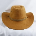 Détail d'un chapeau de cowboy en daim camel avec corde tressée et œillets d'aération - Suède Kaki / Taille Unique 58cm Circonférence
