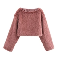 Gros plan sur la texture d'une veste en fausse fourrure rose à manches longues - S / Rose