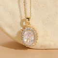 Elegante collana ovale placcata oro 14K con grande pendente in zircone e pietre lucenti - Bianco