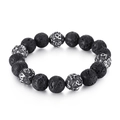 Bracciale in pietra lavica con perle mantra in acciaio su sfondo bianco pulito - Pietra Lavica Nera (KB119664-Z)