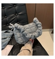Sac nuage matelassé gris avec paillettes argentées et bandoulière à volants - Gris