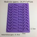 Stampo in silicone viola a 20 cavità per caramelle e vermi, misura 24,3x17,6cm - Viola