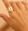 Anillo ancho dorado ajustable con textura ondulada irregular y acabado martillado - Anillo ancho arrugado (5511) / Oro KC