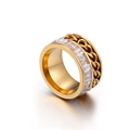 Anillo de cadena dorado con incrustaciones de circón rectangular en banda ancha moderna - US 7 / Color Dorado (KR50226-K)