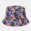 Detailopname van de omkeerbare vissershoed met jaren '90 geometrische patronen en roze prints - 90s Retro Driehoek (4#色)