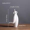 Figurine abstraite en céramique blanche dans une pose minimaliste pour décoration - Mains sur les hanches / HP327